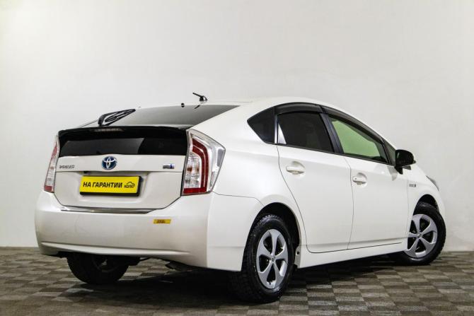 Toyota Prius III Рестайлинг (XW30) с пробегом 2015 года, цена 1 519 000 рублей, 150611 км, лифтбек, Автокод Объявления