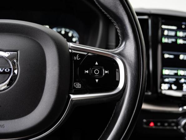 Volvo XC60 II Рестайлинг с пробегом 2021 года, цена 4 505 000 рублей, 43238 км, внедорожник, Автокод Объявления