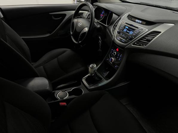Hyundai Elantra V (MD) Рестайлинг с пробегом 2015 года, цена 1 035 000 рублей, 176500 км, седан, Автокод Объявления