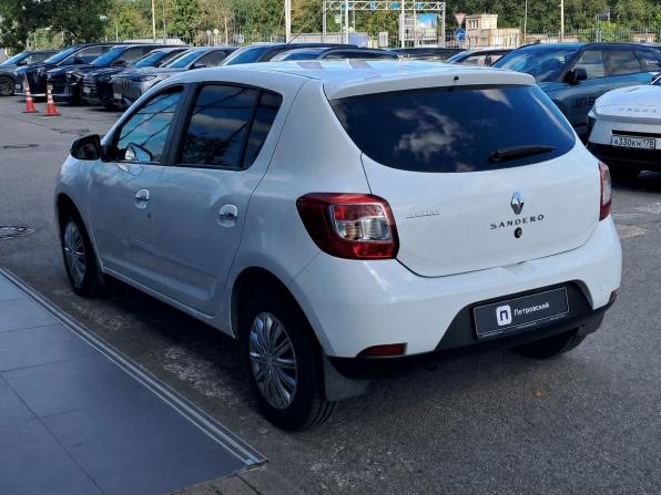 Renault Sandero II с пробегом 2017 года, цена 700 000 рублей, 170433 км, хэтчбек, Автокод Объявления