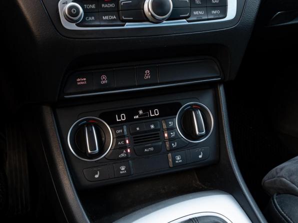 Audi Q3 I (8U) Рестайлинг с пробегом 2015 года, цена 1 675 000 рублей, 241461 км, внедорожник, Автокод Объявления