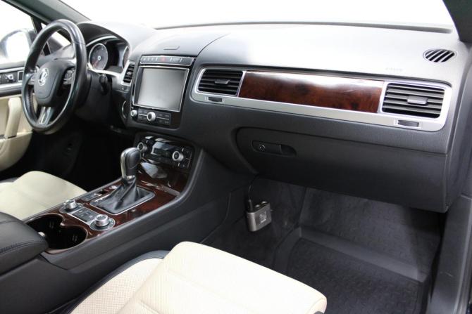 Volkswagen Touareg II Рестайлинг с пробегом 2015 года, цена 3 099 000 рублей, 155883 км, внедорожник, Автокод Объявления