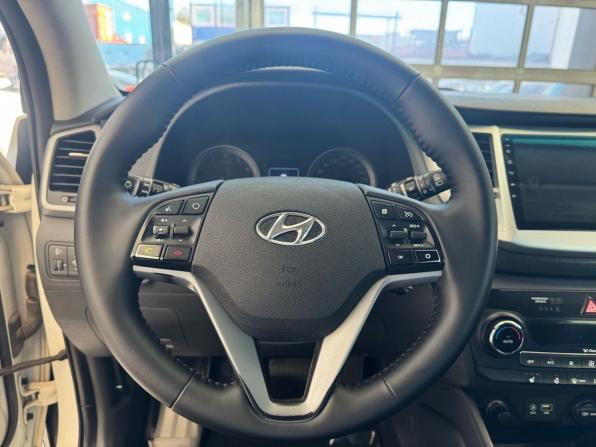 Hyundai Tucson III с пробегом 2016 года, цена 1 599 000 рублей, 120135 км, внедорожник, Автокод Объявления