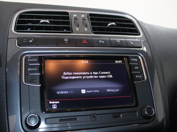 Volkswagen Polo V Рестайлинг с пробегом 2020 года, цена 1 349 900 рублей, 138510 км, седан, Автокод Объявления