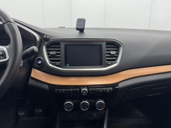 Lada (ВАЗ) Vesta I Рестайлинг (NG) с пробегом 2023 года, цена 1 399 000 рублей, 44558 км, седан, Автокод Объявления