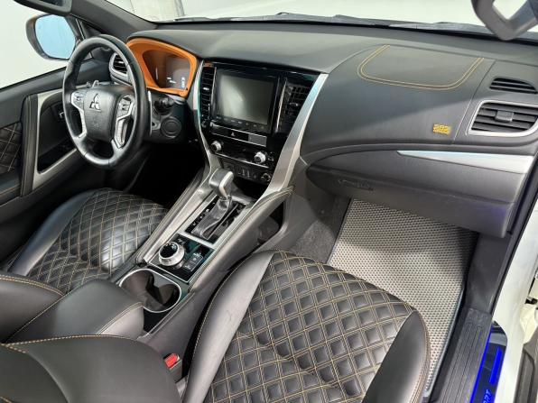 Mitsubishi Montero Sport III Рестайлинг с пробегом 2022 года, цена 3 819 800 рублей, 68000 км, внедорожник, Автокод Объявления