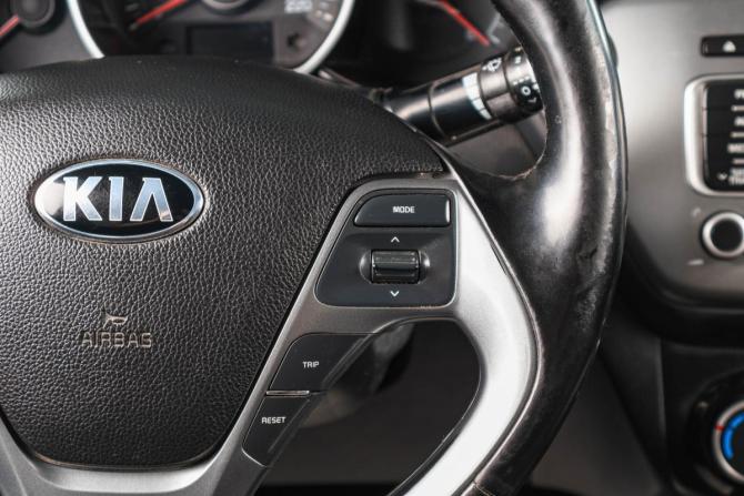 Kia Rio III Рестайлинг с пробегом 2016 года, цена 999 000 рублей, 300000 км, седан, Автокод Объявления