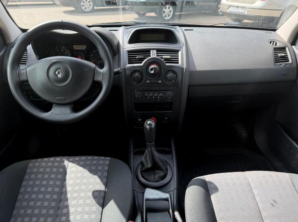 Renault Megane II Рестайлинг с пробегом 2006 года, цена 280 000 рублей, 254000 км, седан, Автокод Объявления