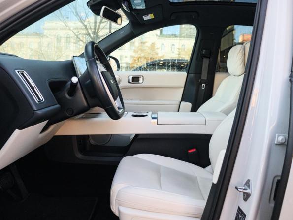 Li Auto (Lixiang) L6 I с пробегом 2025 года, цена 6 350 000 рублей, 17129 км, внедорожник, Автокод Объявления