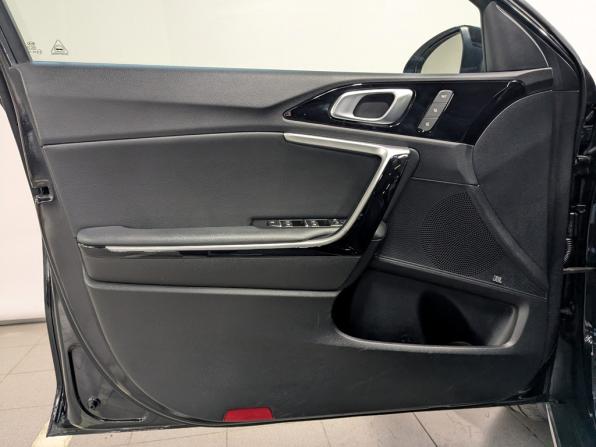 Kia XCeed I с пробегом 2020 года, цена 1 890 000 рублей, 78176 км, хэтчбек, Автокод Объявления