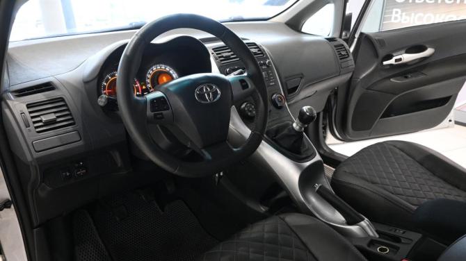 Toyota Auris I Рестайлинг с пробегом 2011 года, цена 895 000 рублей, 118300 км, хэтчбек, Автокод Объявления