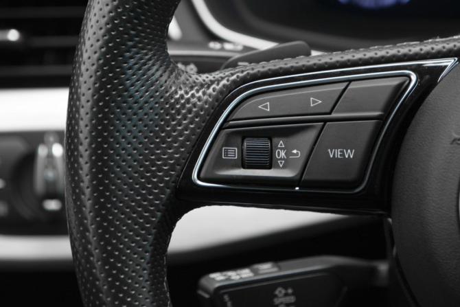 Audi A4 V (B9) Рестайлинг с пробегом 2021 года, цена 3 997 000 рублей, 71446 км, седан, Автокод Объявления