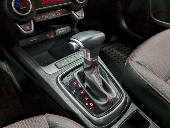 Kia Rio IV Рестайлинг с пробегом 2021 года, цена 1 590 000 рублей, 79324 км, седан, Автокод Объявления