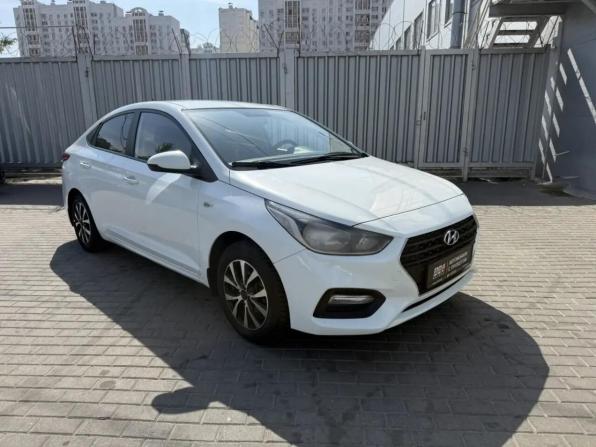 Hyundai Solaris II с пробегом 2017 года, цена 899 000 рублей, 187014 км, седан, Автокод Объявления