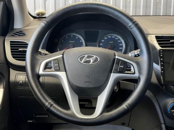 Hyundai Solaris I Рестайлинг с пробегом 2016 года, цена 937 000 рублей, 140687 км, хэтчбек, Автокод Объявления
