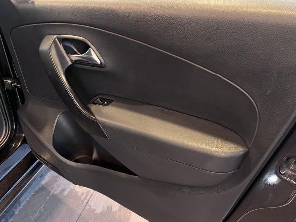Volkswagen Polo V с пробегом 2014 года, цена 790 000 рублей, 184001 км, седан, Автокод Объявления