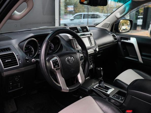Toyota Land Cruiser Prado 150 Series Рестайлинг 1 с пробегом 2013 года, цена 2 802 000 рублей, 313607 км, внедорожник, Автокод Объявления
