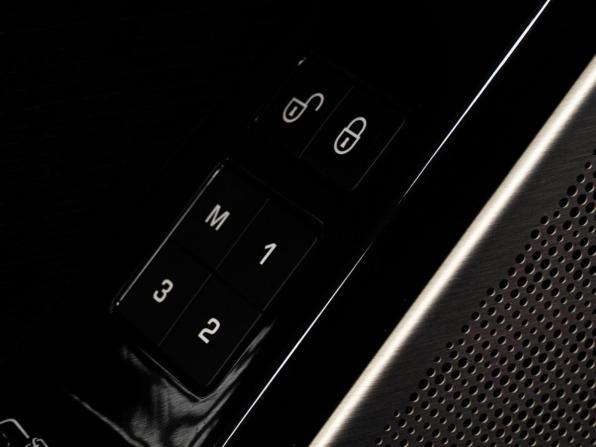 Land Rover Range Rover Velar I с пробегом 2018 года, цена 4 669 000 рублей, 132825 км, внедорожник, Автокод Объявления