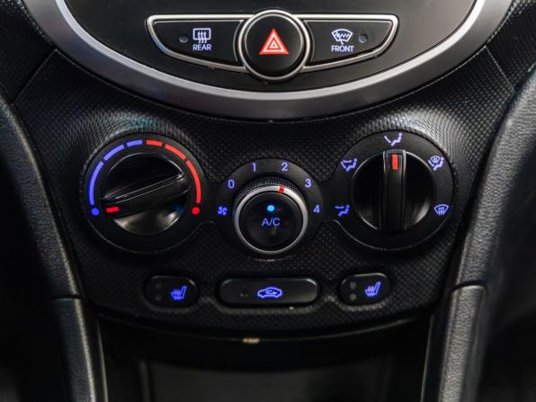 Hyundai Solaris I Рестайлинг с пробегом 2015 года, цена 878 000 рублей, 165377 км, седан, Автокод Объявления