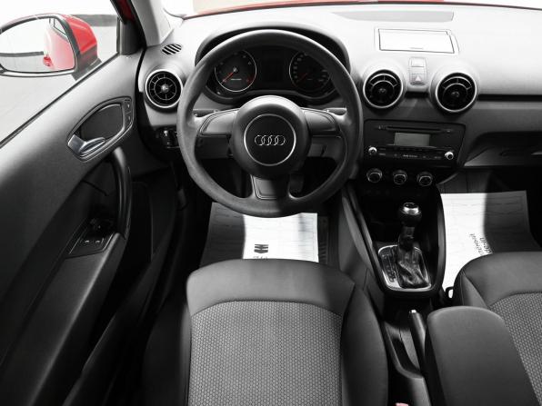Audi A1 I (8X) с пробегом 2011 года, цена 745 000 рублей, 129837 км, хэтчбек, Автокод Объявления
