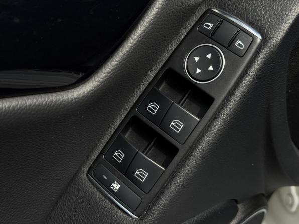 Mercedes-Benz C-Класс III (W204) Рестайлинг с пробегом 2012 года, цена 1 450 000 рублей, 203890 км, седан, Автокод Объявления