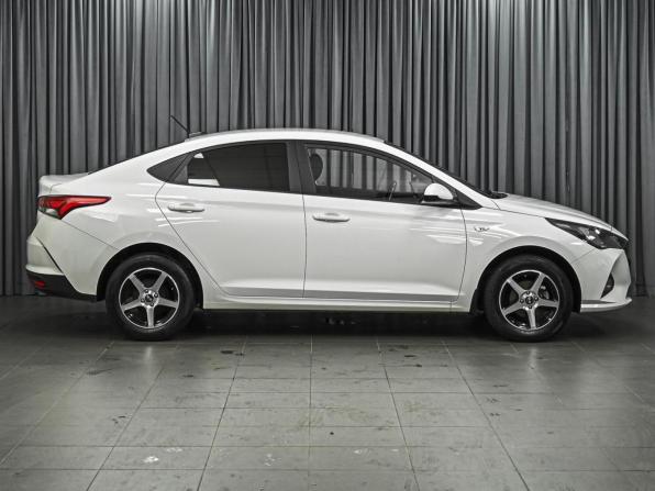 Hyundai Solaris II Рестайлинг с пробегом 2021 года, цена 1 630 000 рублей, 71110 км, седан, Автокод Объявления