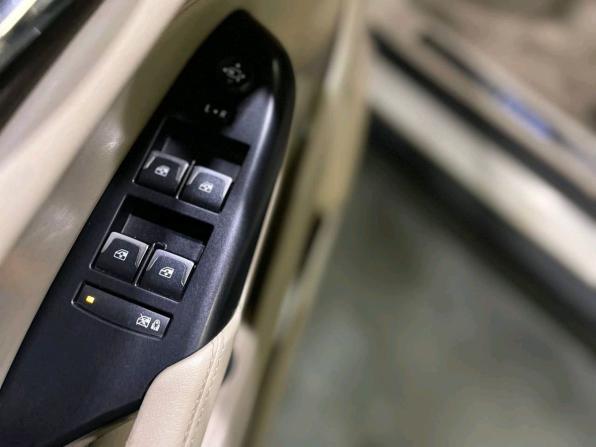 Cadillac SRX II Рестайлинг с пробегом 2013 года, цена 999 000 рублей, 241900 км, внедорожник, Автокод Объявления