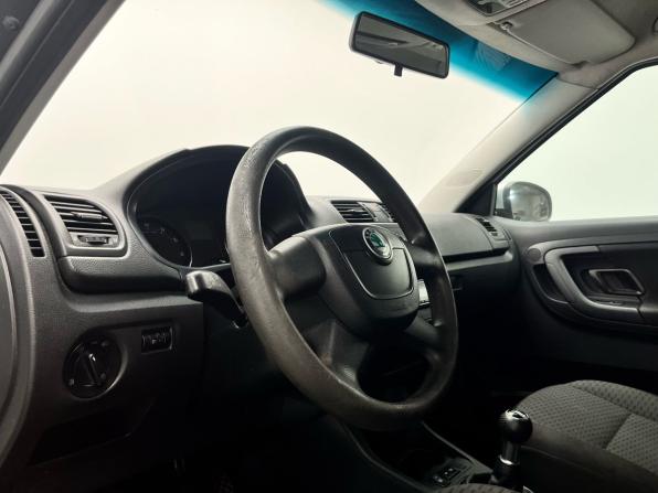 Skoda Fabia II Рестайлинг с пробегом 2010 года, цена 469 000 рублей, 220000 км, хэтчбек, Автокод Объявления