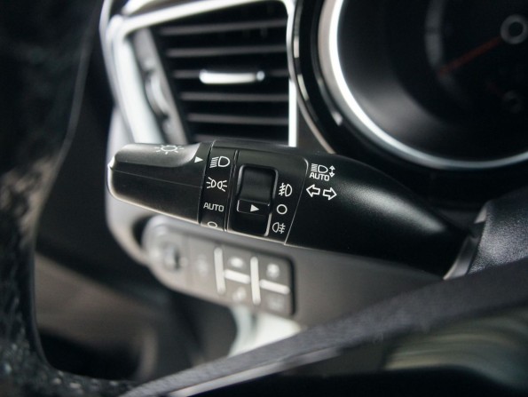 Kia Ceed III с пробегом 2018 года, цена 1 625 000 рублей, 142000 км, универсал, Автокод Объявления