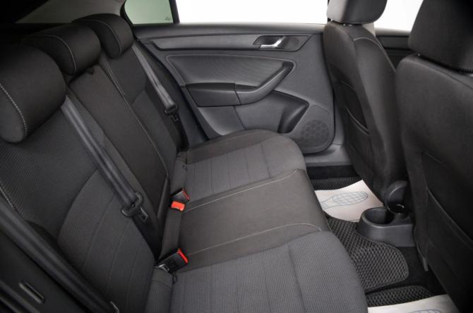 Skoda Rapid I с пробегом 2014 года, цена 919 000 рублей, 177000 км, лифтбек, Автокод Объявления