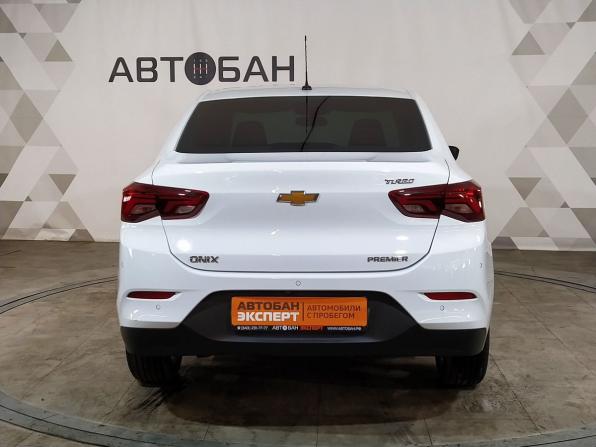 Chevrolet Onix II с пробегом 2022 года, цена 1 467 000 рублей, 13700 км, седан, Автокод Объявления