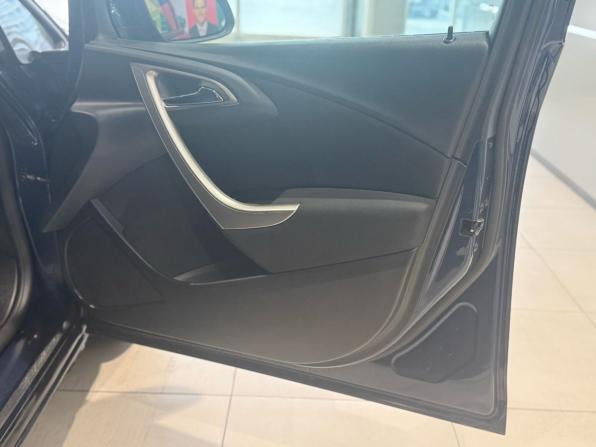 Opel Astra J с пробегом 2011 года, цена 549 000 рублей, 148300 км, хэтчбек, Автокод Объявления