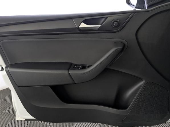 Volkswagen Polo VI с пробегом 2022 года, цена 1 690 000 рублей, 87000 км, лифтбек, Автокод Объявления
