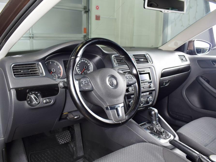 Volkswagen Jetta VI Кемерово  - изображение 9