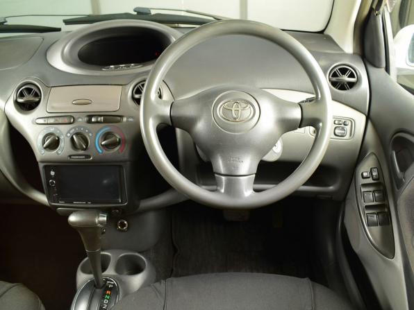Toyota Vitz I (P10) с пробегом 2002 года, цена 419 995 рублей, 299539 км, хэтчбек, Автокод Объявления