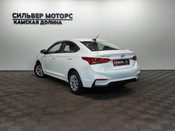 Hyundai Solaris II с пробегом 2017 года, цена 1 380 000 рублей, 37222 км, седан, Автокод Объявления