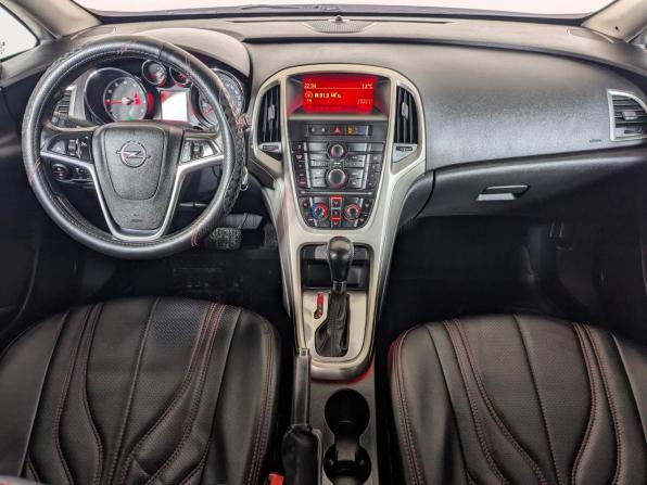 Opel Astra J с пробегом 2011 года, цена 649 900 рублей, 181000 км, хэтчбек, Автокод Объявления