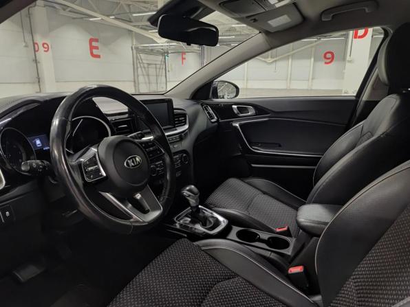 Kia Ceed III с пробегом 2018 года, цена 1 799 000 рублей, 67628 км, хэтчбек, Автокод Объявления