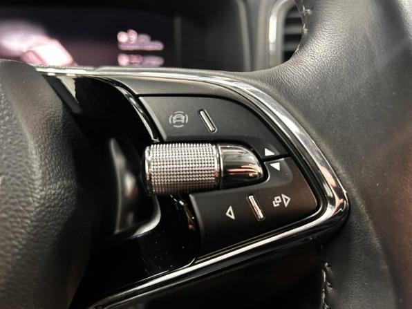 Skoda Karoq I с пробегом 2021 года, цена 2 370 000 рублей, 20648 км, внедорожник, Автокод Объявления