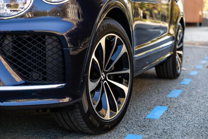 Новый Bentley Bentayga I Рестайлинг 2025 года, цена 42 700 000 рублей, внедорожник, Автокод Объявления