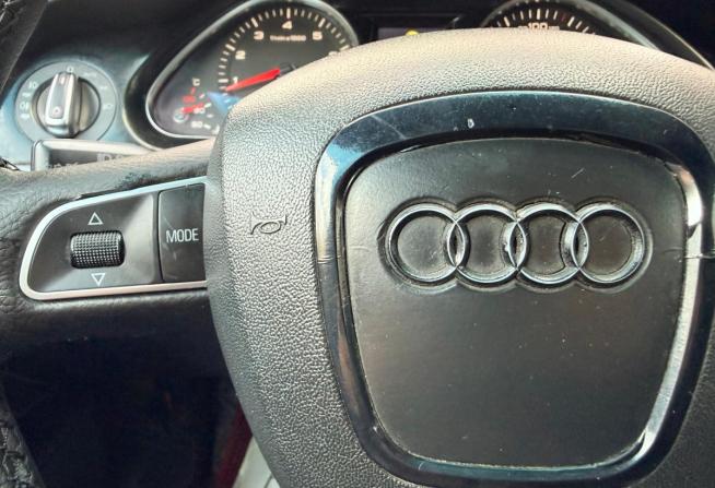 Audi A6 III (C6) Рестайлинг с пробегом 2010 года, цена 970 000 рублей, 277039 км, седан, Автокод Объявления