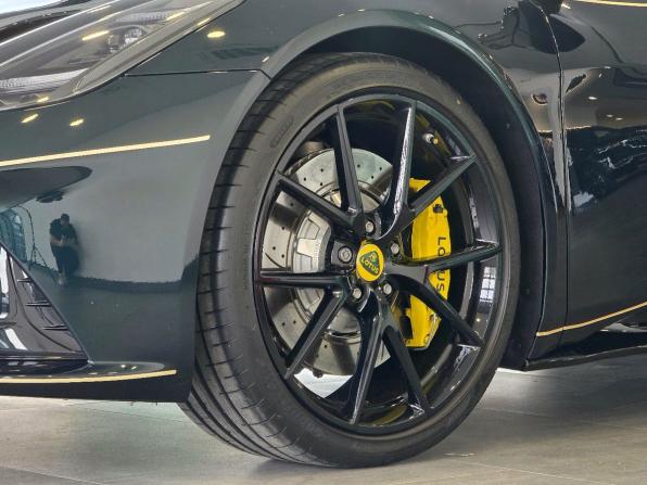 Lotus Emira с пробегом 2023 года, цена 15 000 000 рублей, 3646 км, купе, Автокод Объявления