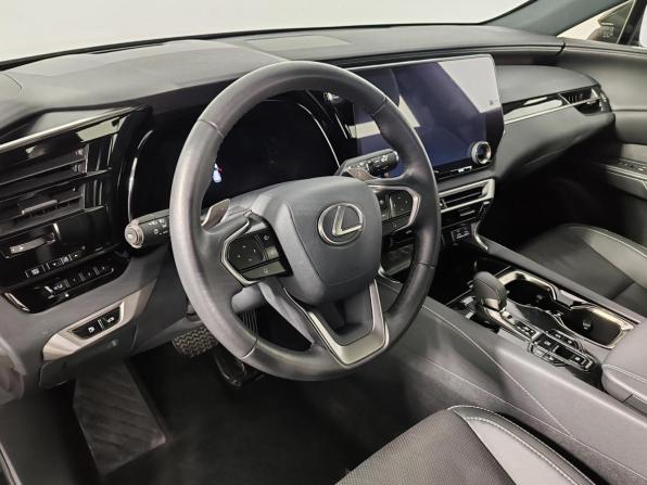 Lexus RX V с пробегом 2023 года, цена 9 299 000 рублей, 1565 км, внедорожник, Автокод Объявления