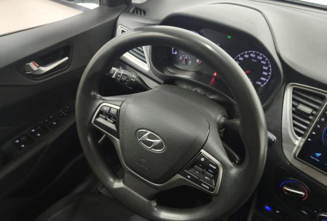Hyundai Solaris II с пробегом 2019 года, цена 1 269 000 рублей, 160394 км, седан, Автокод Объявления
