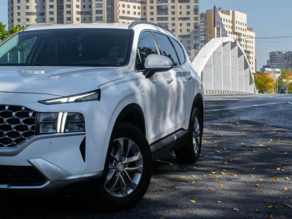 Hyundai Santa Fe IV Рестайлинг с пробегом 2021 года, цена 3 050 000 рублей, 79621 км, внедорожник, Автокод Объявления