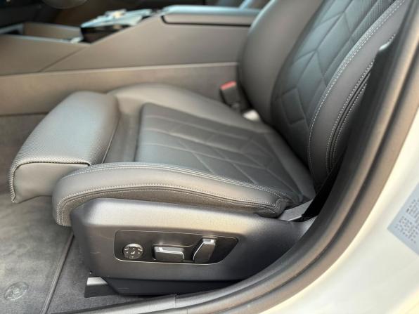 BMW 5 серии VIII (G60/G61/G68) с пробегом 2023 года, цена 8 660 000 рублей, 300 км, седан, Автокод Объявления