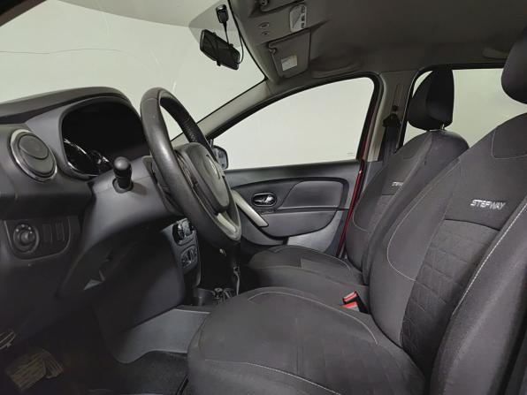 Renault Sandero II с пробегом 2017 года, цена 875 000 рублей, 197554 км, хэтчбек, Автокод Объявления