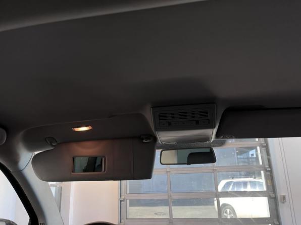 Volkswagen Caravelle T5 Рестайлинг с пробегом 2012 года, цена 2 046 000 рублей, 236745 км, минивэн, Автокод Объявления