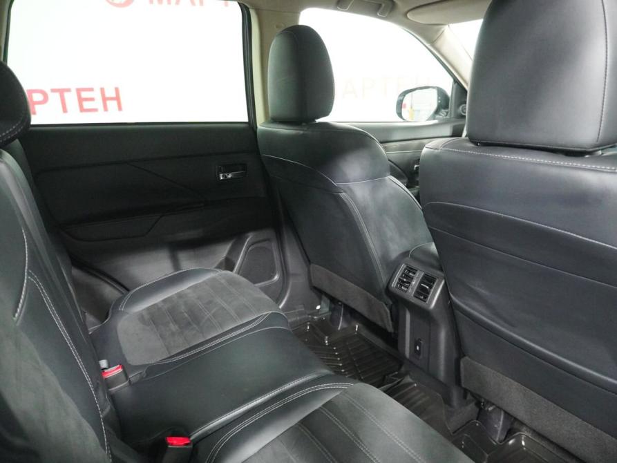 Mitsubishi Outlander III Рестайлинг 3 Вологда  - изображение 11