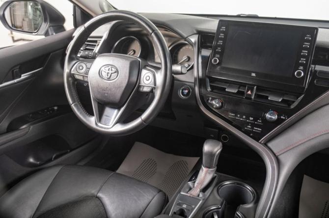 Toyota Camry VIII (XV70) Рестайлинг с пробегом 2021 года, цена 3 399 000 рублей, 218000 км, седан, Автокод Объявления